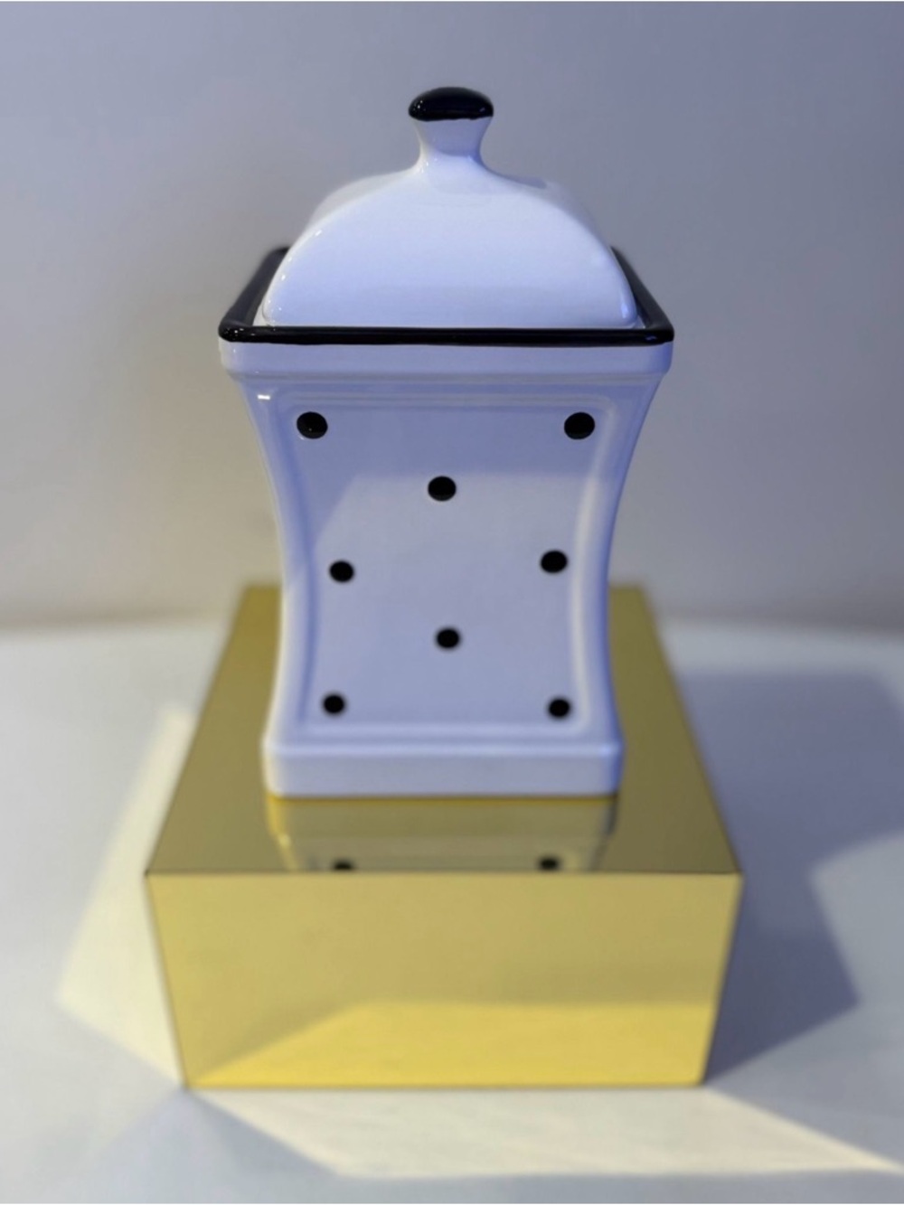 ✨ NWT – Handmade Ceramic Storage Jar ✨
🤍 Black & White Polka Dot Design - Picture 6 of 11